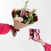 Valentine's Bouquet and Chocolates Online