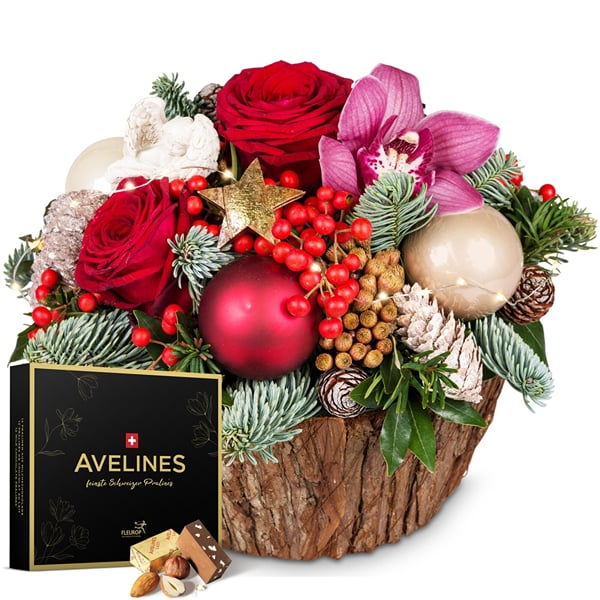 Flower arrangement 'Christmas Story' with fairy lights and A