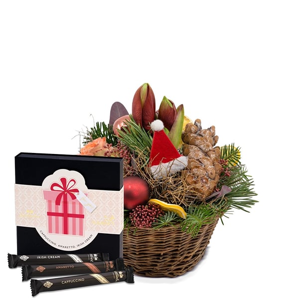 Flower arrangement Playful 'Winter Arrangement' with Gottlie