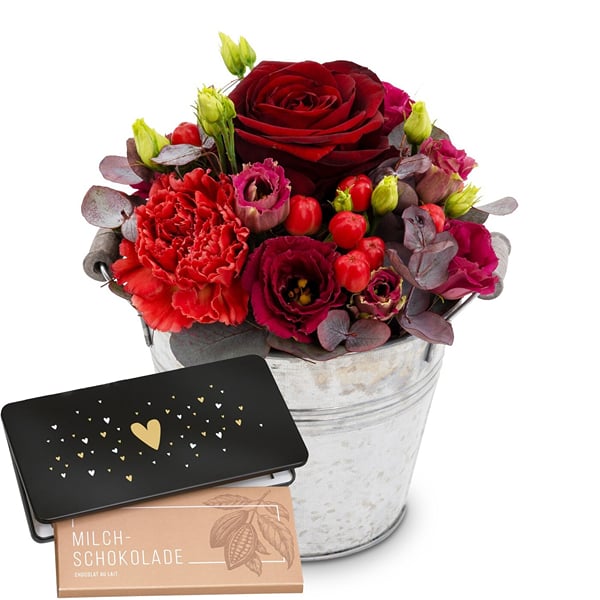 Flower arrangement 'Red Symphony' with Munz bar of chocolate