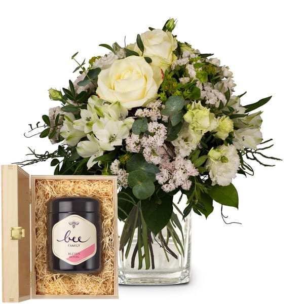 Flower bouquet 'Natural Magic of Blossoms' with Bee-Family S
