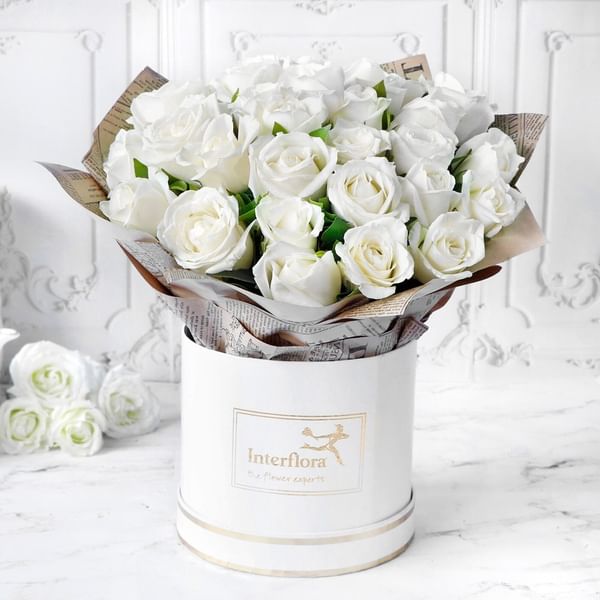 Heavenly 25 White Roses Hand Tied